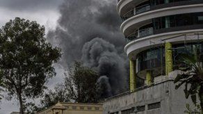 Varios cadáveres retirados de escombros de centro comercial de Nairobi