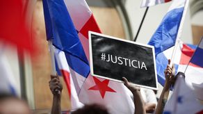 Manifestaciones contra el contrato minero Manifestaciones contra el contrato minero