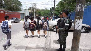Militares custodian colegios en Honduras ante asedio de pandillas