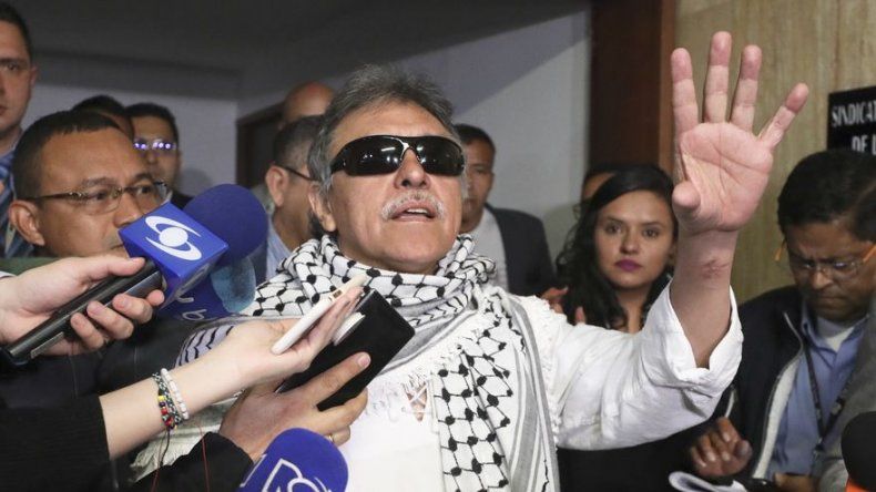 Excomandante de FARC asume banca en el Congreso colombiano