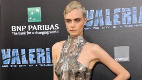 Cara Delevingne y Ashley Benson se compran un banco sexual de lujo