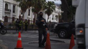 Guaidó denuncia que el oficialismo trata de cerrar el Parlamento venezolano