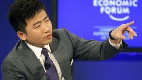 Fiscales detienen a conocido periodista en China