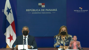 Ministro de Salud, Luis Sucre, junto a la ministra consejera Eyra Ruiz.