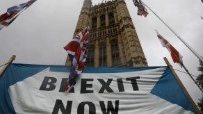 Diputados británicos aprueban sesión extraordinaria del sábado sobre Brexit