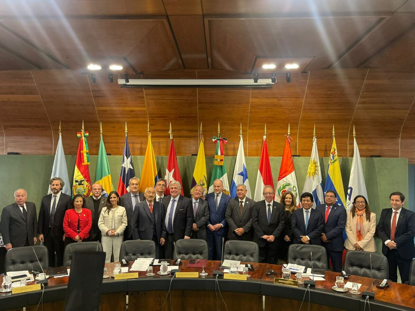 Vicecanciller Vladimir Franco cumple misión oficial en Uruguay