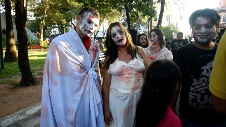 The Walking Dead protestan contra presidente de Paraguay