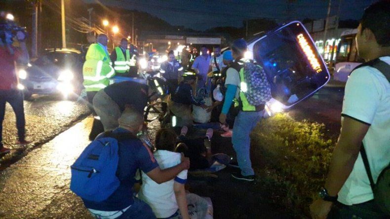 Metro Bus cayó en cuneta en Ciudad Bolívar, varios heridos