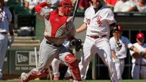 Chicago doblega a Angelinos con jonrones de Youkilis y Pierzynski