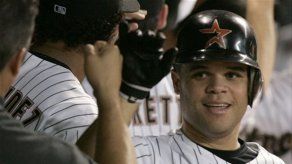Rodríguez controla a Rangers; Astros 7