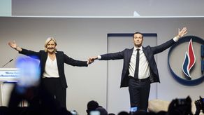 Marine Le Pen, según previsiones, aún tendrá un poder importante en la dirección del partido y volverá a buscar la presidencia de Francia en 2027.