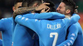 Insigne logra doblete en triunfo de Napoli