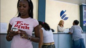 Cubanos han contratado ya más de 7 mil líneas de celular