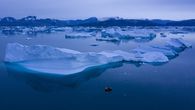 Hasta ahora, los núcleos de hielo de Groenlandia —una mirada a las temperaturas a largo plazo anterior a los termómetros— no habían mostrado una señal muy clara de calentamiento global en la parte centro-norte más remota de la isla, al menos en comparación con el resto del mundo Hasta ahora, los núcleos de hielo de Groenlandia —una mirada a las temperaturas a largo plazo anterior a los termómetros— no habían mostrado una señal muy clara de calentamiento global en la parte centro-norte más remota de la isla, al menos en comparación con el resto del mundo