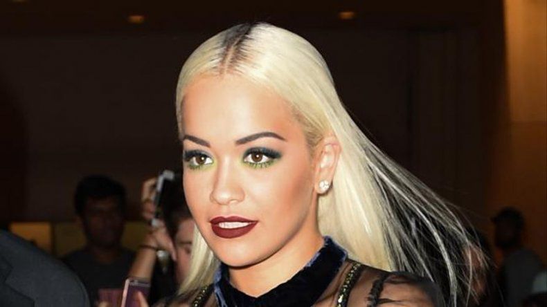 Rita Ora y Travis Barker podrían haber iniciado una relación
