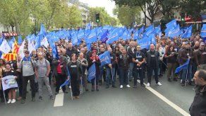 Agentes de policía francesa protestan por malas condiciones