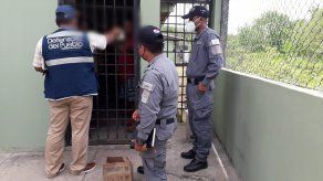 Personal de la Defensoría del Pueblo en Metetí inspecciono las celdas preventivas en la comunidad de La Palma.