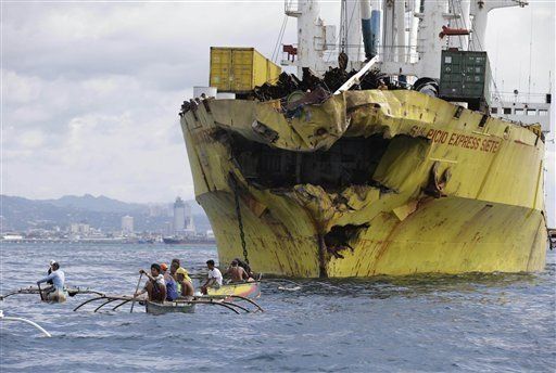Buscan a víctimas del ferry hundido en Filipinas