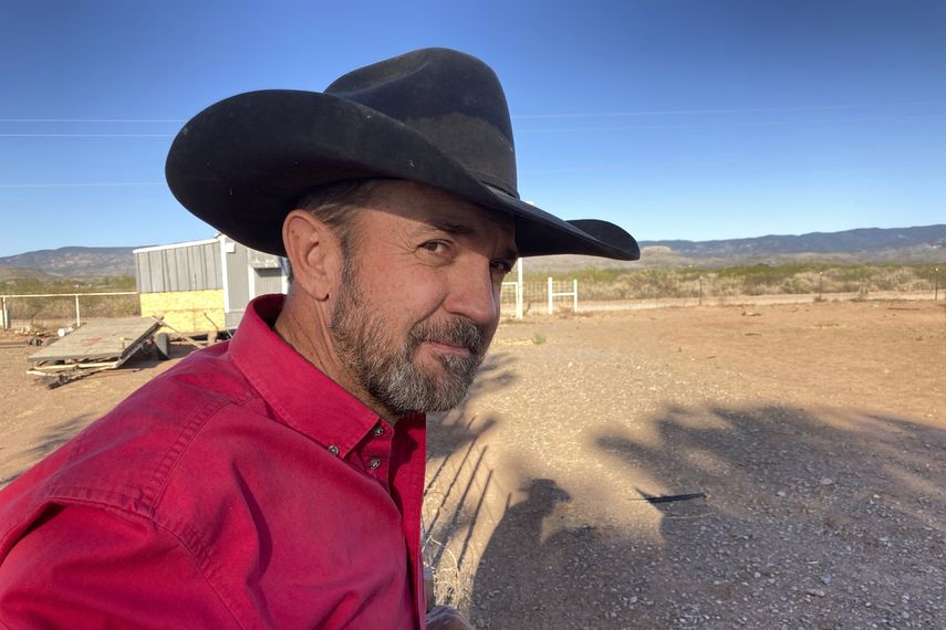 Couy Griffin transformó un grupo de conocidos de rodeo en 2019 en el grupo promocional llamado Cowboys for Trump que organizó desfiles a caballo para compartir el mensaje conservador del presidente Trump.