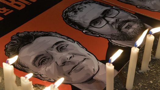 La principal hipótesis de la policía es que el móvil del crimen esté relacionado con la pesca ilegal en tierras protegidas, actividad que Pereira combatía.
