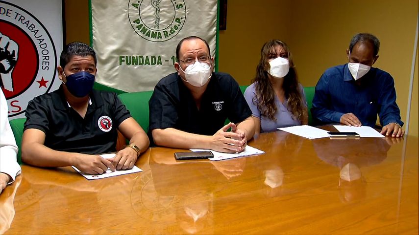 Representantes de los gremios de la CSS.