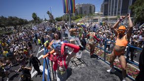 Kutali Lansman, quien asistió con una bandera de solidaridad con la comunidad bisexual, dijo que estaba presente “por la diversión, por supuesto”.&nbsp;