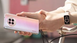 El nuevo Nova 8i con su diseño de curvatura 4D ofrece bordes redondeados diseñados con precisión,para un toque ultra suave.