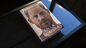 Príncipe Harry dedica sus memorias a su madre, la princesa Diana