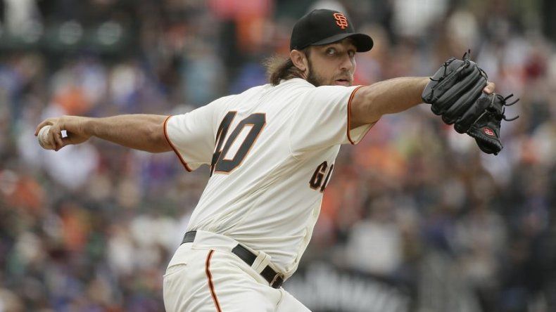 Bumgarner y los Gigantes vencen 3-1 a los Cachorros