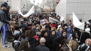 Prosiguen disturbios en Francia tras presunta violación durante arresto