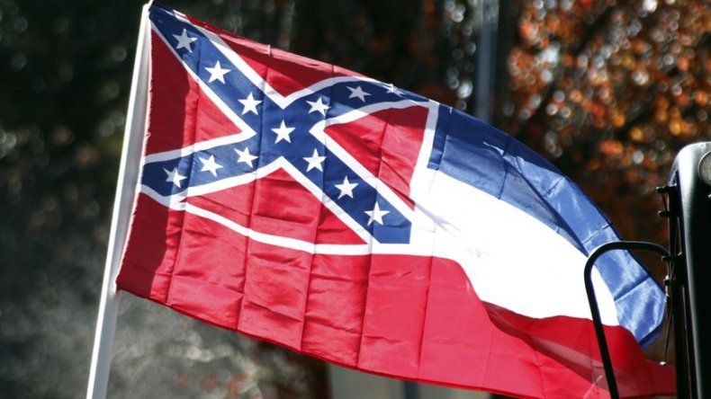 Mississippi defenderá emblema confederado en su bandera