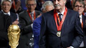 Los seleccionadores europeos rinden homenaje en París a Del Bosque