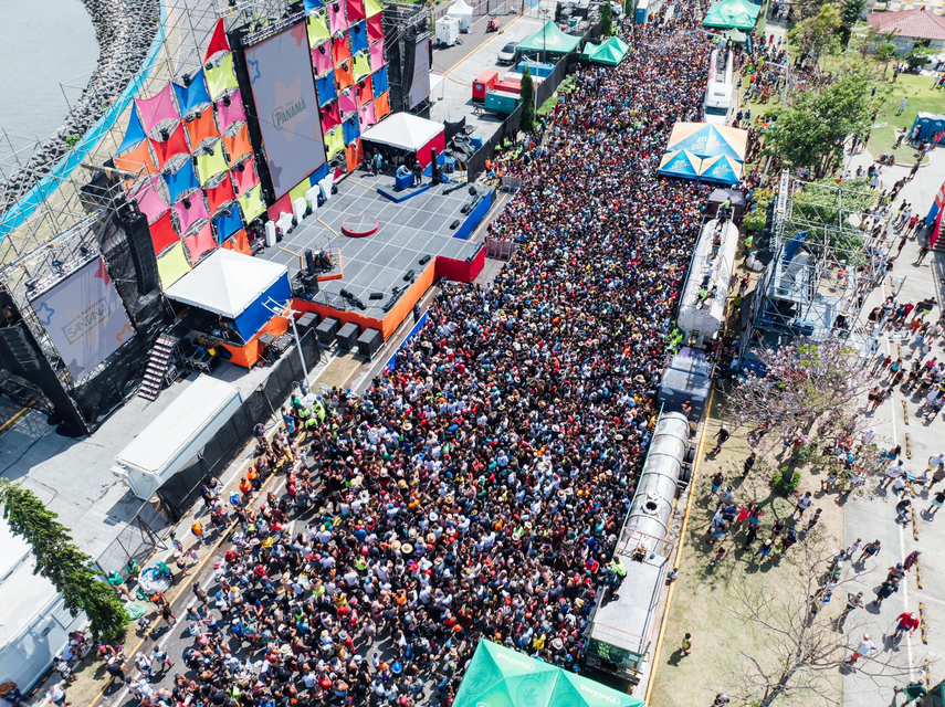Alcalde Mayer Mizrachi anuncia que se duplicarán los cisternas el martes de carnaval.