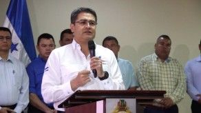Honduras promete empleo a migrantes de caravana que regresen