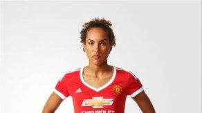 Adidas defiende la polémica camiseta femenina del Man. United
