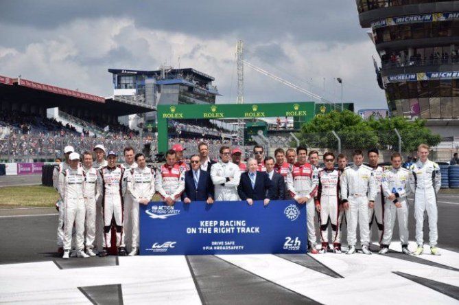 Brad Pitt da la salida en las 24 Horas de Le Mans