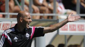Zidane podría ser suspendido tres meses por problemas con su diploma de técnico