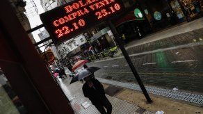 Gobierno España respalda medida de Argentina con FMI compensar caída peso