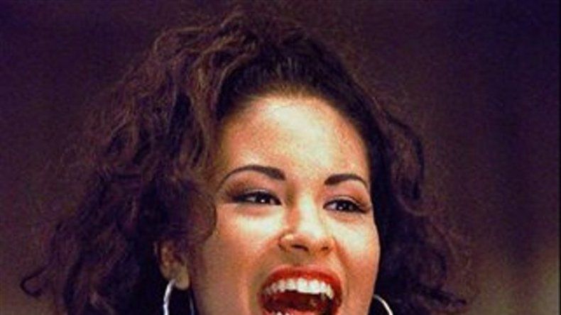 Viudo de Selena recuerda a la cantante en libro revelador