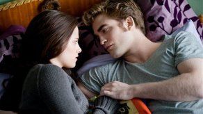Edward y Bella dicen adiós a fans ante el alivio de Pattinson y Stewart
