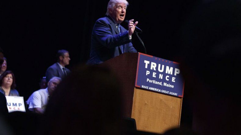 Kaine elogia fallo contra restricciones a voto