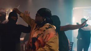 Sech sorprende con un emotivo mensaje en el video de la versión acústica de 42