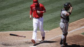 Dominicano Puello da su primer hit en triunfo de Angelinos