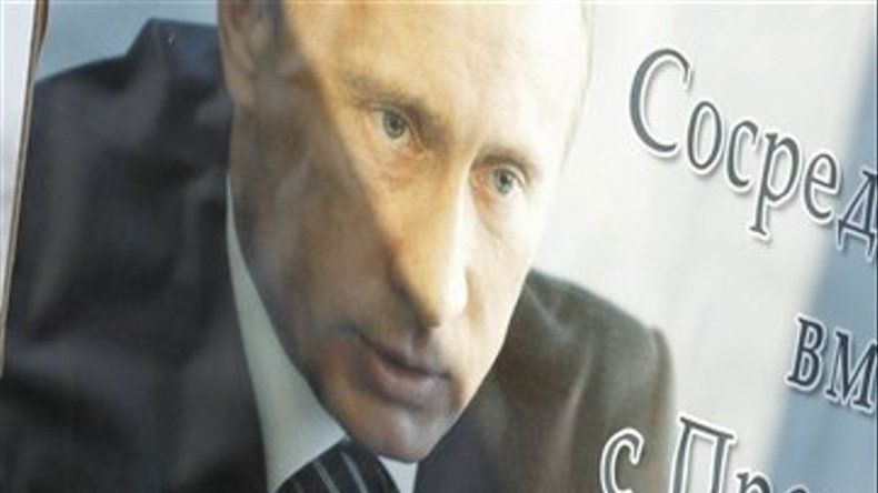 Protestan con autos en el centro de Moscú contra Putin