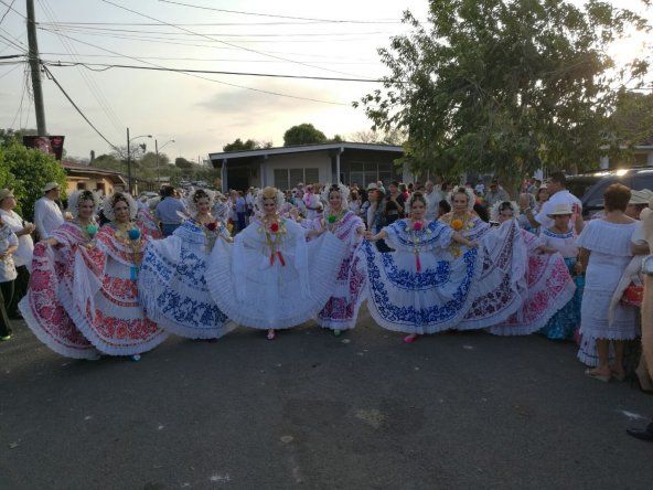 Recorrido de tunas en Santo Domingo de Las Tablas