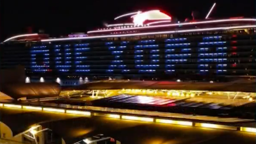 Crucero Brilliant Lady cruza el Canal de Panamá Crucero Brilliant Lady cruza el Canal de Panamá