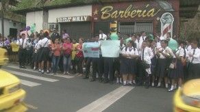 Estudiantes del Instituto Alfredo Cantón mantienen medida de paro