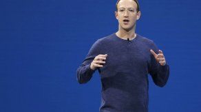 Facebook evalúa cómo manejar videos falsos creados con IA