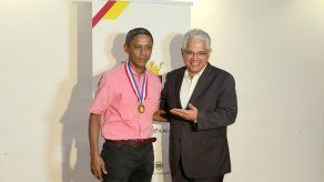 Otorgan la Orden Municipal León “Cocoliso” Tejada a Gabriel Victoria