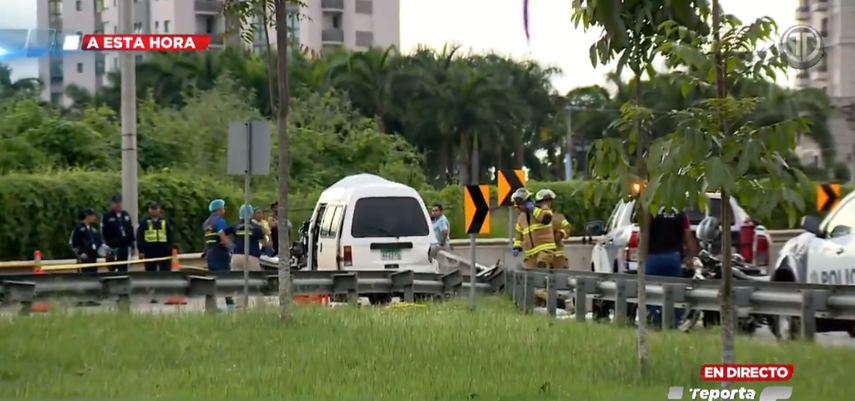 Trágico accidente de tránsito deja a dos mujeres sin vida en la rotonda de Santa María.